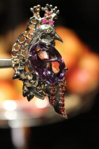 Broszka srebrna naturalny ametyst szafiry rubiny ptak