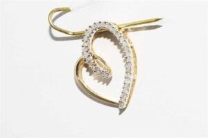Złoty wisiorek naturalne diamenty 0.15 ct serce