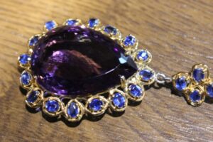 Srebrny zjawiskowy wisiorek naturalny 61ct ametyst kianity