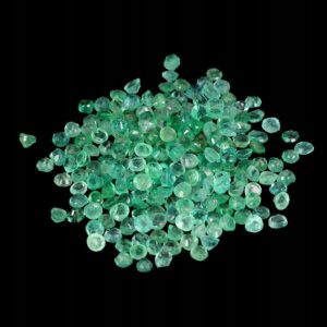 Szmaragdy kamienie naturalne 4.07ct 209 sztuk